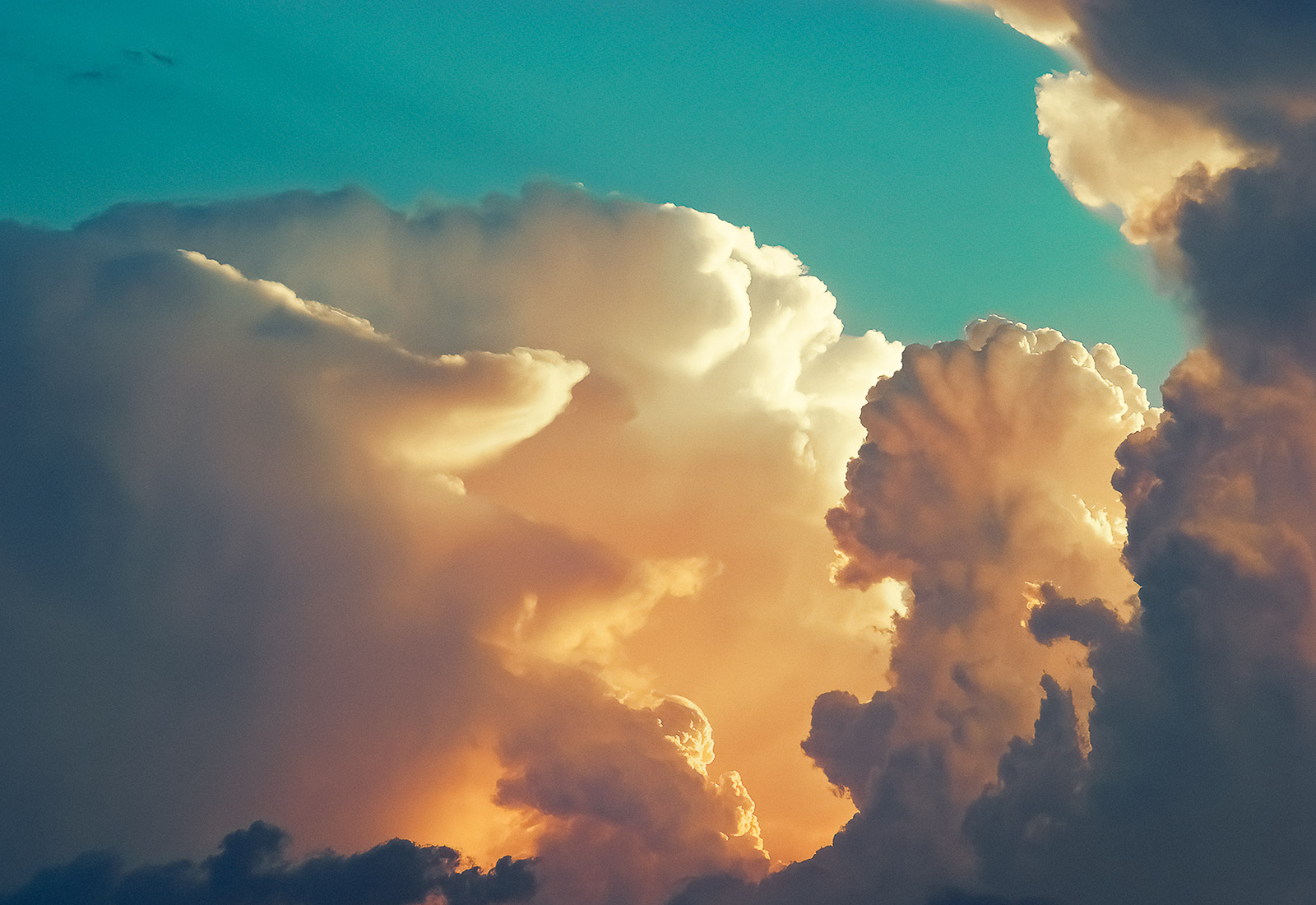 Thunderheads blow up in the Missouri evening sky