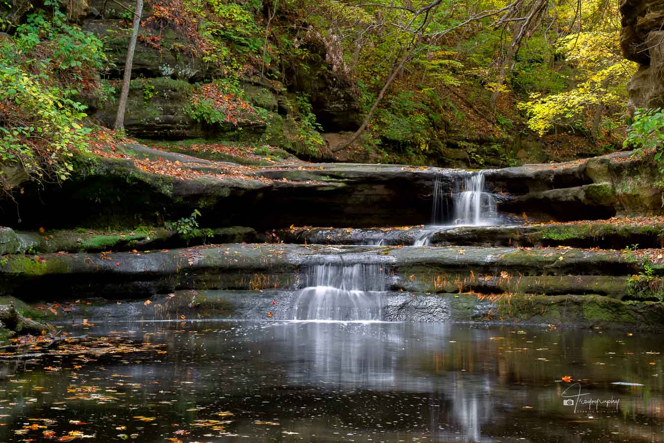 Trogography Gallery Showcase-ZTV4502 Waterfall in Starved Rock park in Illinois